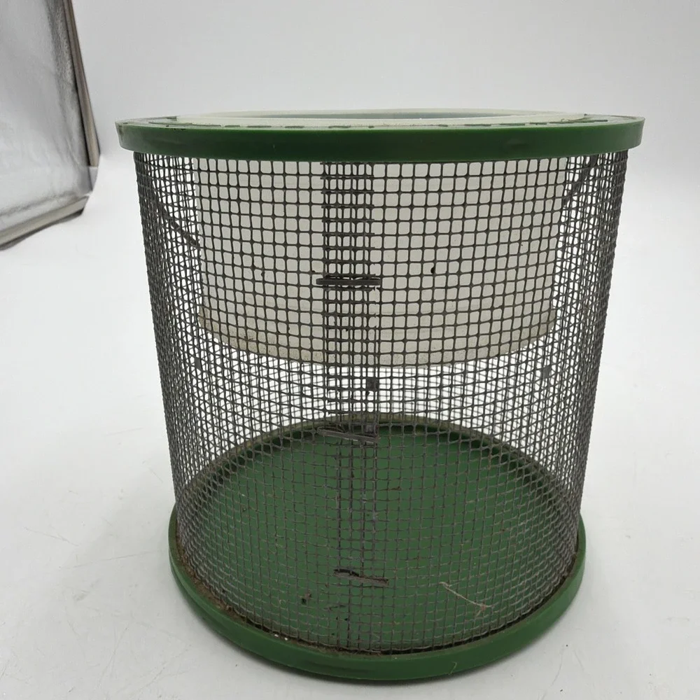 Vtg Hubs-Chub Inc Fishing Bait Cricket Bucket Wire Mesh Green Plastic & Metal